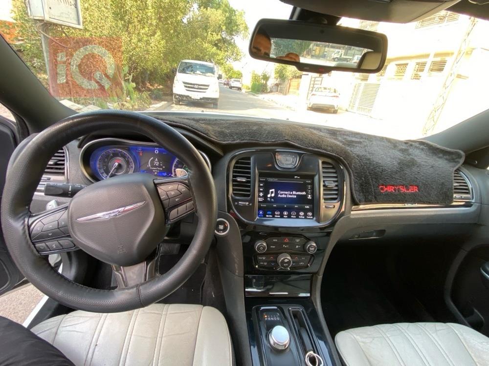 كرايسلر 300